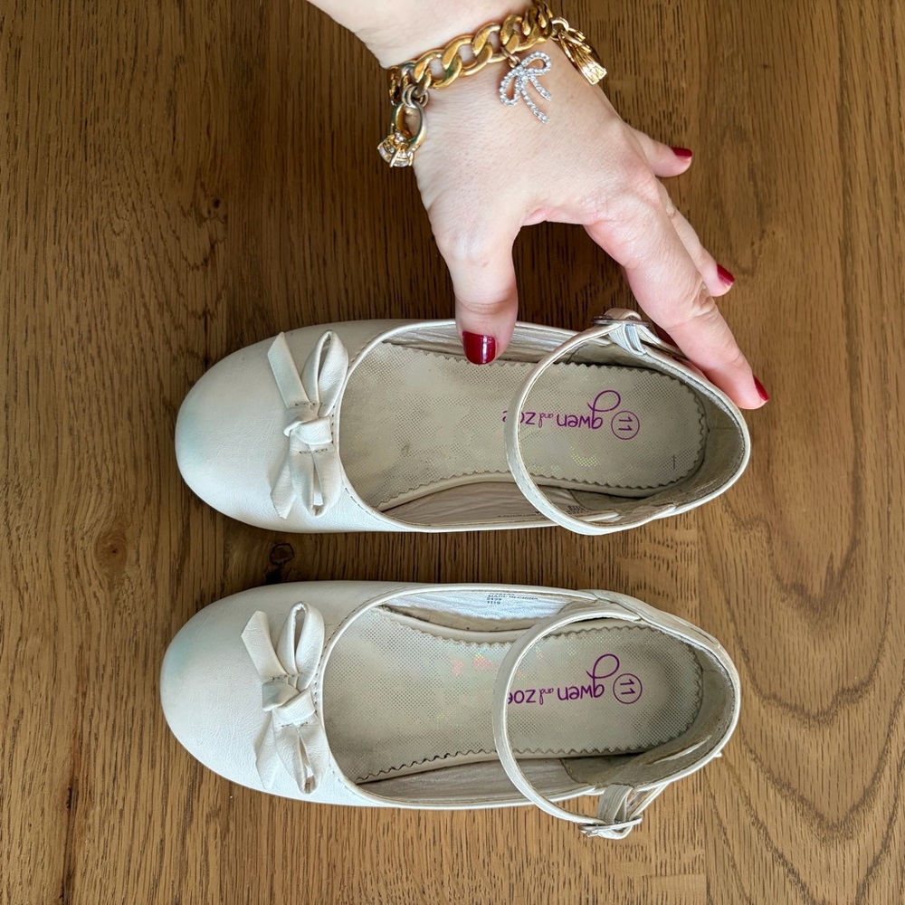 Girls White Mary Jane Flats Size 11 Pearl Bow Flower Girl Wedding Shoes Gwen Zoe